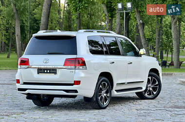 Внедорожник / Кроссовер Toyota Land Cruiser 2017 в 