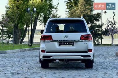 Внедорожник / Кроссовер Toyota Land Cruiser 2017 в 