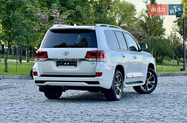 Внедорожник / Кроссовер Toyota Land Cruiser 2017 в 