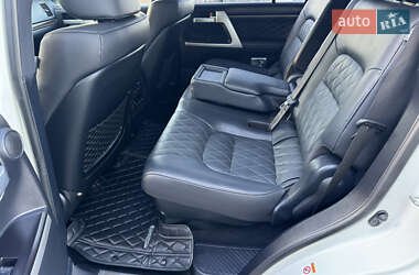 Внедорожник / Кроссовер Toyota Land Cruiser 2017 в 