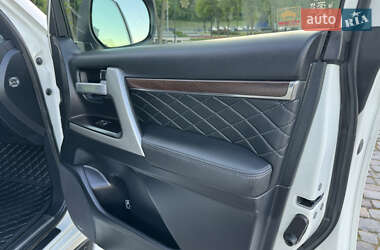 Внедорожник / Кроссовер Toyota Land Cruiser 2017 в 