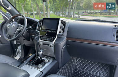 Внедорожник / Кроссовер Toyota Land Cruiser 2017 в 