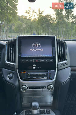 Внедорожник / Кроссовер Toyota Land Cruiser 2017 в 