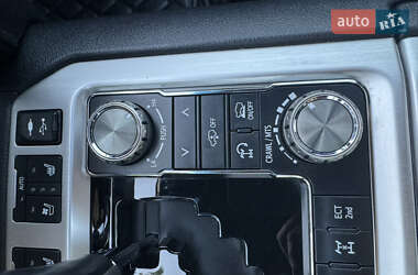 Внедорожник / Кроссовер Toyota Land Cruiser 2017 в 