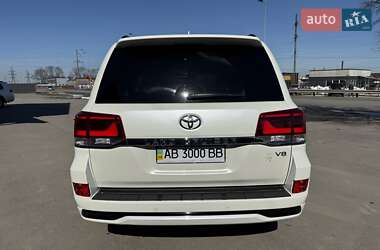 Внедорожник / Кроссовер Toyota Land Cruiser 2016 в 