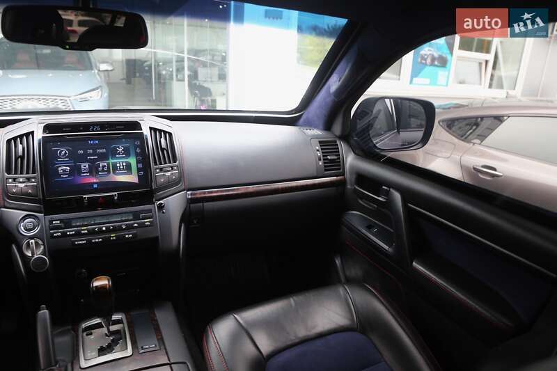 Внедорожник / Кроссовер Toyota Land Cruiser 2011 в Киеве