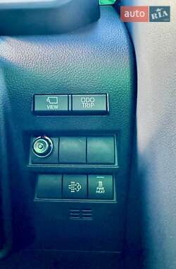Внедорожник / Кроссовер Toyota Land Cruiser 2022 в 