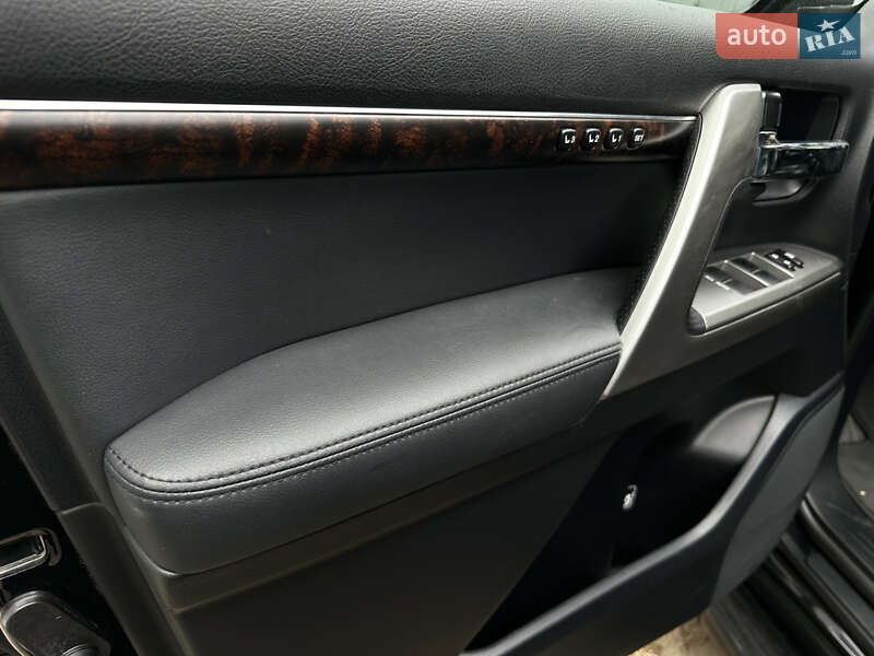 Внедорожник / Кроссовер Toyota Land Cruiser 2012 в Одессе