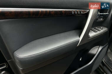 Позашляховик / Кросовер Toyota Land Cruiser 2012 в 