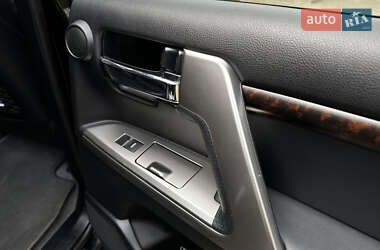 Позашляховик / Кросовер Toyota Land Cruiser 2012 в 