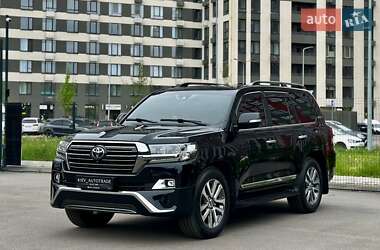 Внедорожник / Кроссовер Toyota Land Cruiser 2017 в 