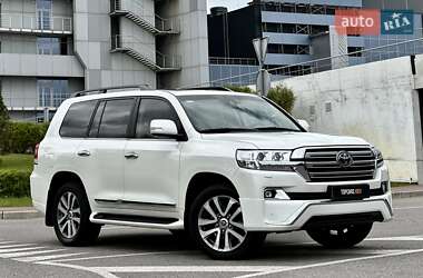Позашляховик / Кросовер Toyota Land Cruiser 2017 в 