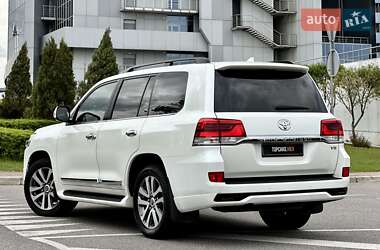 Позашляховик / Кросовер Toyota Land Cruiser 2017 в 