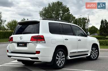 Позашляховик / Кросовер Toyota Land Cruiser 2017 в 