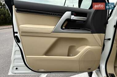 Позашляховик / Кросовер Toyota Land Cruiser 2017 в 