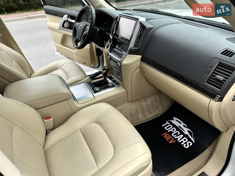 Позашляховик / Кросовер Toyota Land Cruiser 2017 в Києві