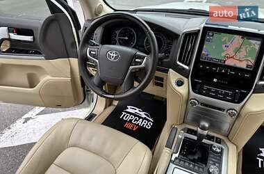 Позашляховик / Кросовер Toyota Land Cruiser 2017 в 
