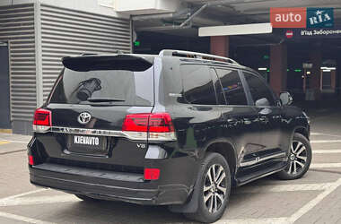 Внедорожник / Кроссовер Toyota Land Cruiser 2017 в 