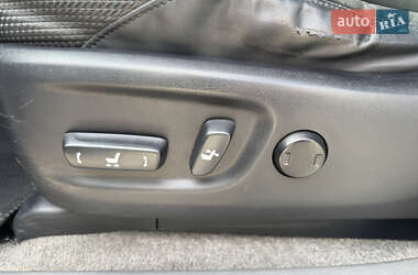 Внедорожник / Кроссовер Toyota Land Cruiser 2012 в 