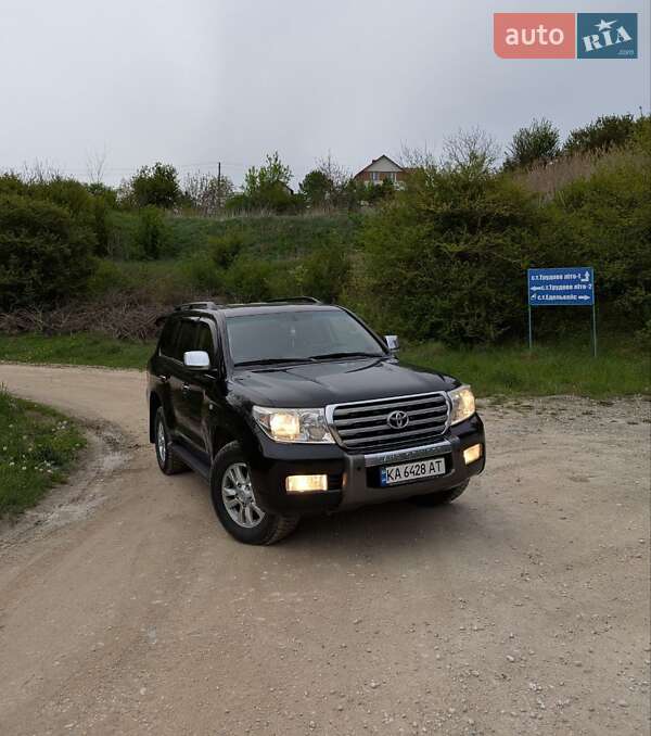 Toyota Land Cruiser 2010