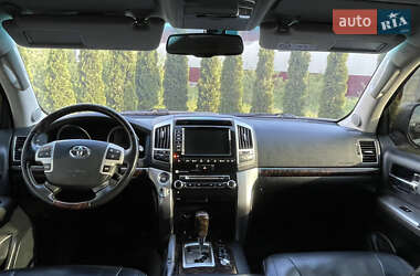 Позашляховик / Кросовер Toyota Land Cruiser 2013 в 