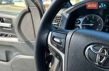Позашляховик / Кросовер Toyota Land Cruiser 2020 в 