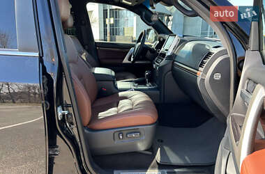 Позашляховик / Кросовер Toyota Land Cruiser 2020 в 