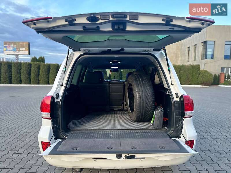 Позашляховик / Кросовер Toyota Land Cruiser 2008 в Луцьку