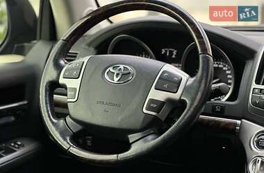 Позашляховик / Кросовер Toyota Land Cruiser 2014 в 