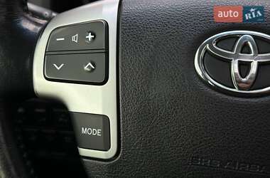 Позашляховик / Кросовер Toyota Land Cruiser 2014 в 