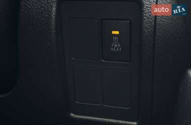 Позашляховик / Кросовер Toyota Land Cruiser 2014 в 