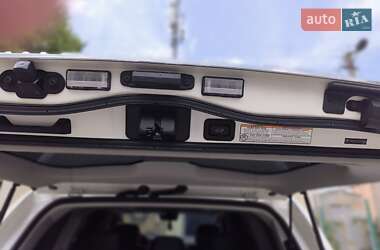 Внедорожник / Кроссовер Toyota Land Cruiser 2018 в 