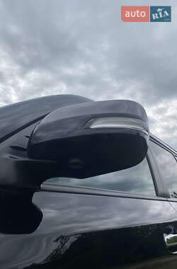 Позашляховик / Кросовер Toyota Land Cruiser 2012 в 