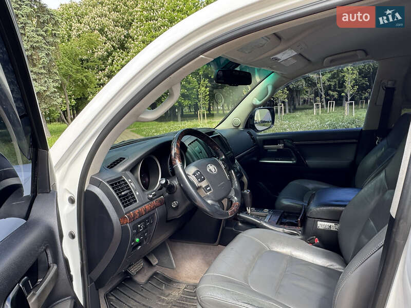 Внедорожник / Кроссовер Toyota Land Cruiser 2011 в Киеве