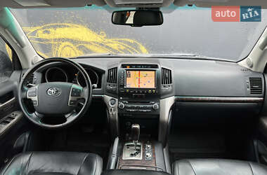 Внедорожник / Кроссовер Toyota Land Cruiser 2011 в 