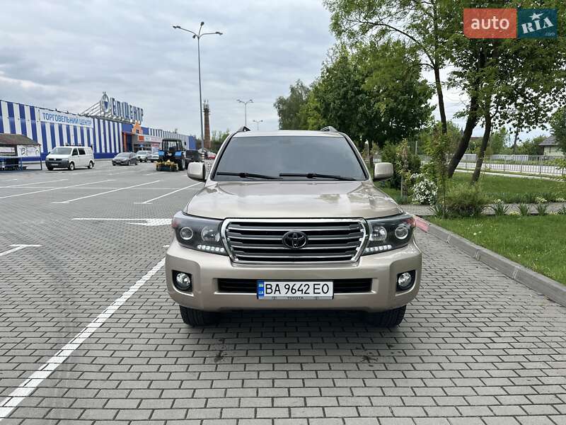 Внедорожник / Кроссовер Toyota Land Cruiser 2011 в 