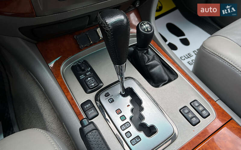 Внедорожник / Кроссовер Toyota Land Cruiser 2006 в Львове