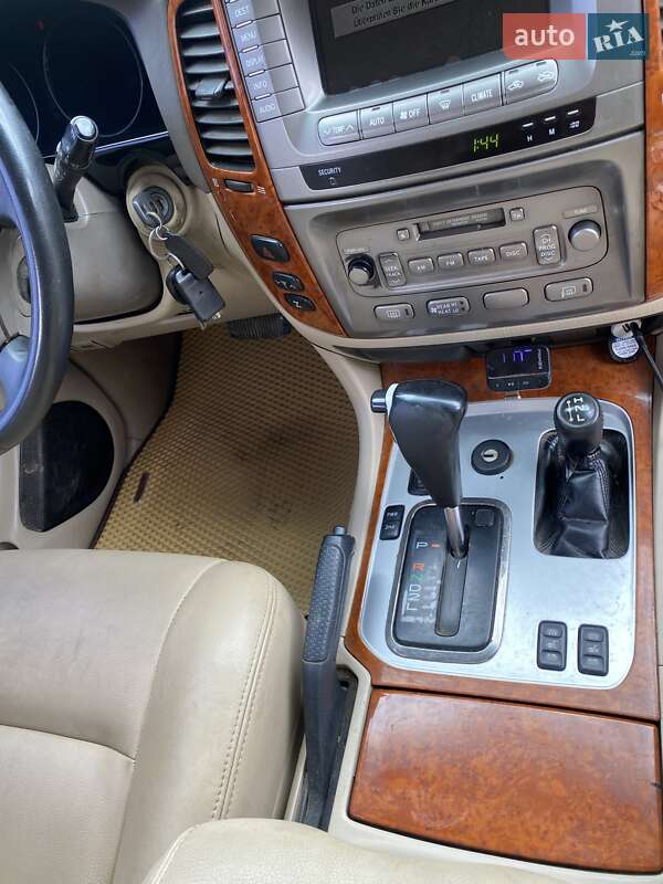 Внедорожник / Кроссовер Toyota Land Cruiser 2003 в Черновцах