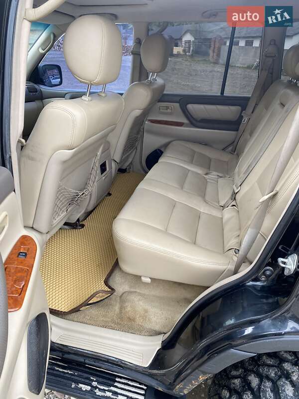 Внедорожник / Кроссовер Toyota Land Cruiser 2003 в Черновцах