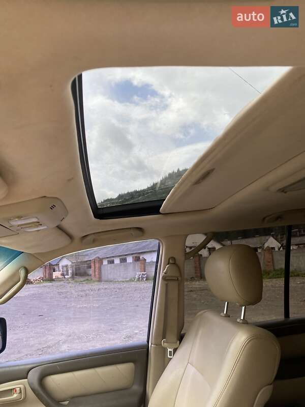 Внедорожник / Кроссовер Toyota Land Cruiser 2003 в Черновцах