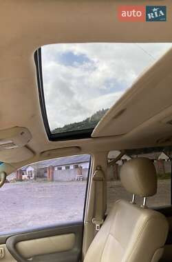 Внедорожник / Кроссовер Toyota Land Cruiser 2003 в 