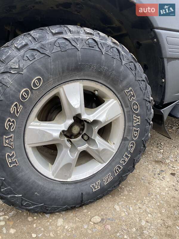 Внедорожник / Кроссовер Toyota Land Cruiser 2003 в Черновцах