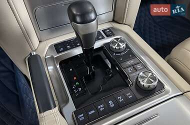 Внедорожник / Кроссовер Toyota Land Cruiser 2019 в 