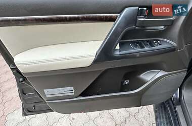 Внедорожник / Кроссовер Toyota Land Cruiser 2010 в 