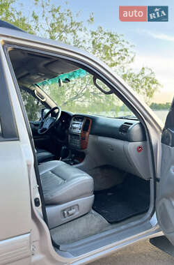 Внедорожник / Кроссовер Toyota Land Cruiser 2005 в 