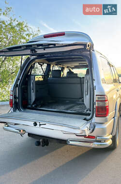 Внедорожник / Кроссовер Toyota Land Cruiser 2005 в 