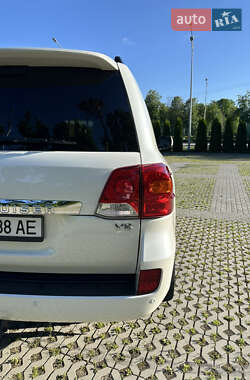 Внедорожник / Кроссовер Toyota Land Cruiser 2012 в 