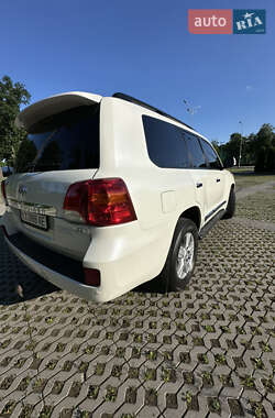 Внедорожник / Кроссовер Toyota Land Cruiser 2012 в 