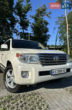 Внедорожник / Кроссовер Toyota Land Cruiser 2012 в 