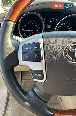 Внедорожник / Кроссовер Toyota Land Cruiser 2012 в 
